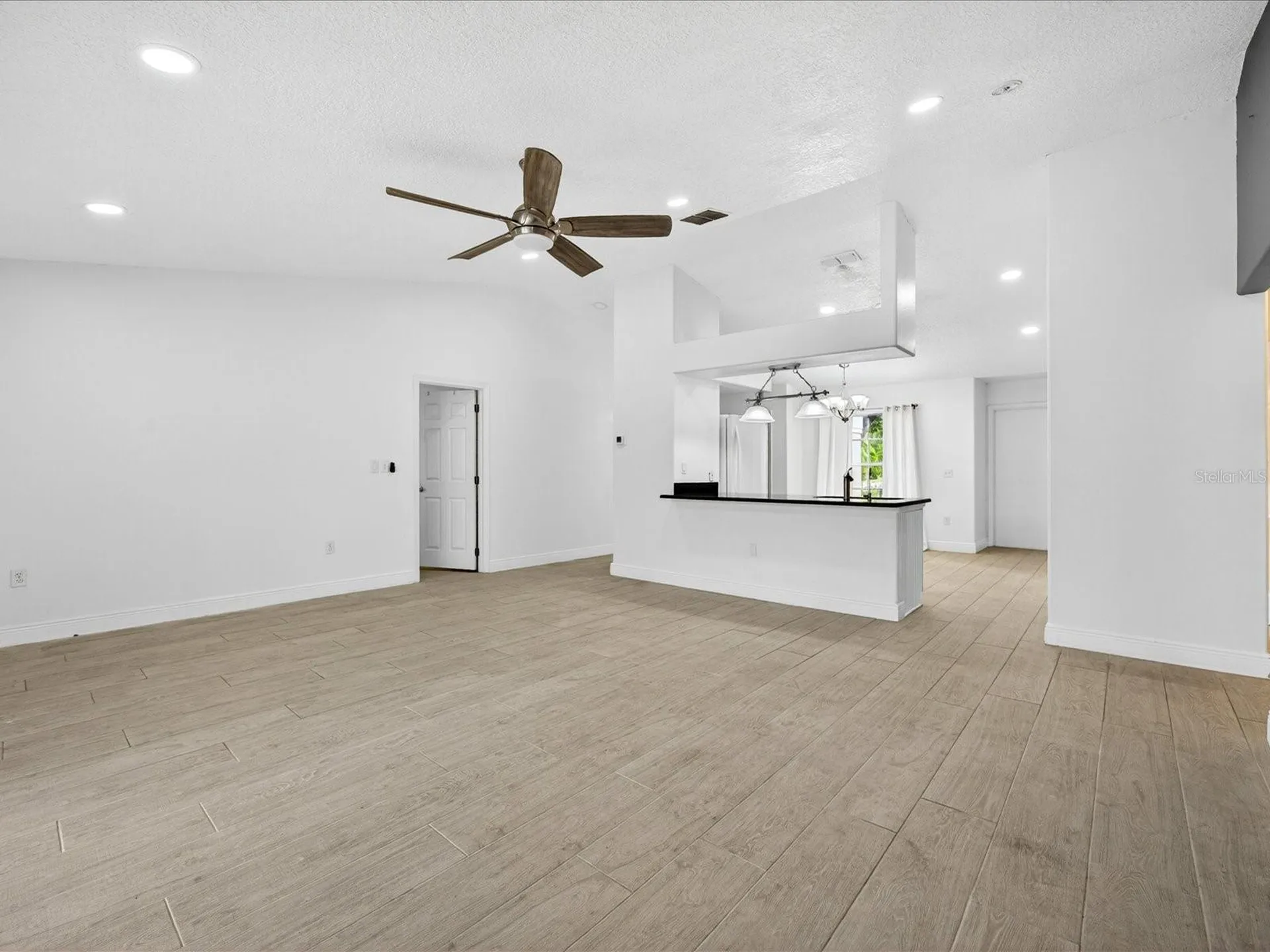 703 Sunridge Woods Boulevard Davenport FL 33837