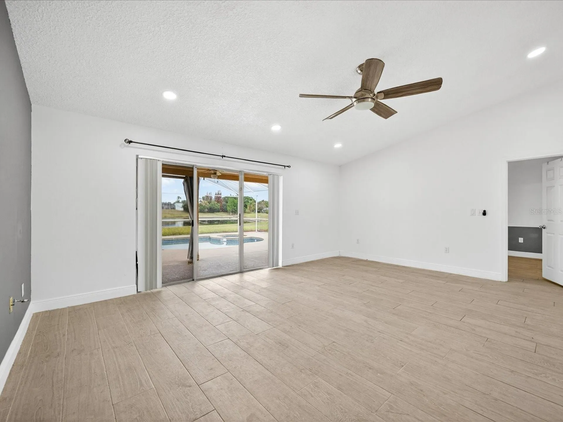 703 Sunridge Woods Boulevard Davenport FL 33837