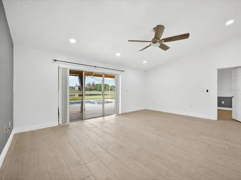 703 Sunridge Woods Boulevard Davenport FL 33837