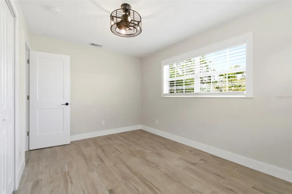 4146 Des Moines Street NE St Petersburg FL 33703