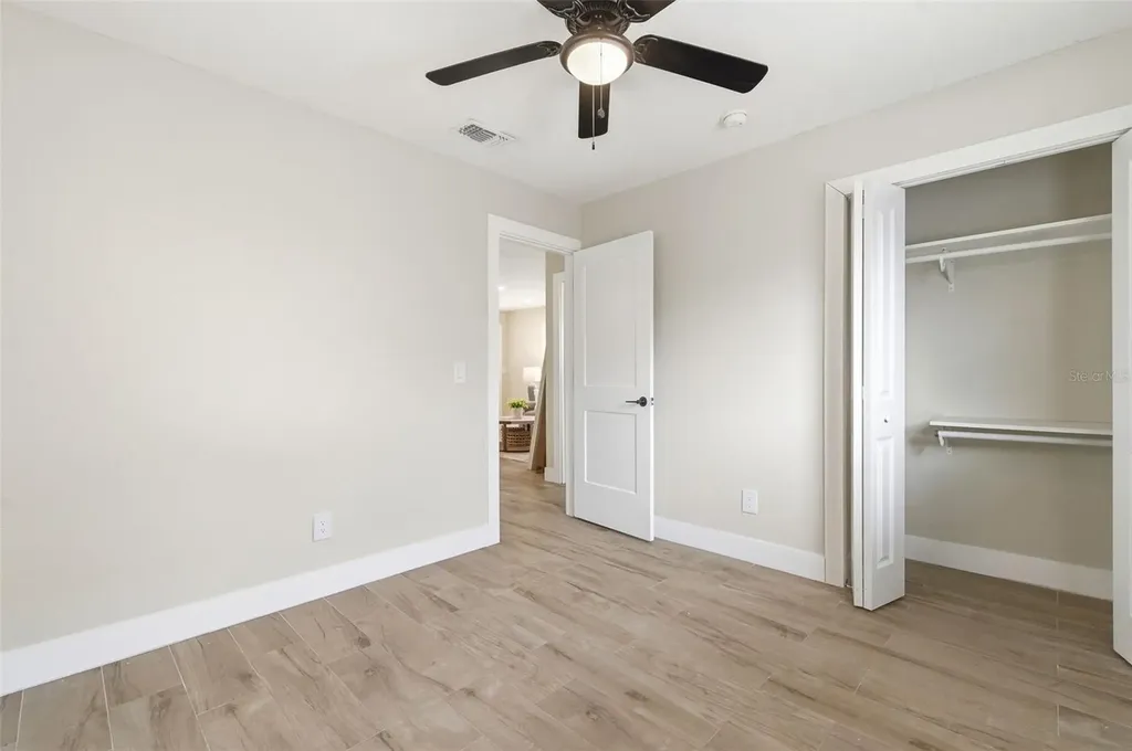 4146 Des Moines Street NE St Petersburg FL 33703