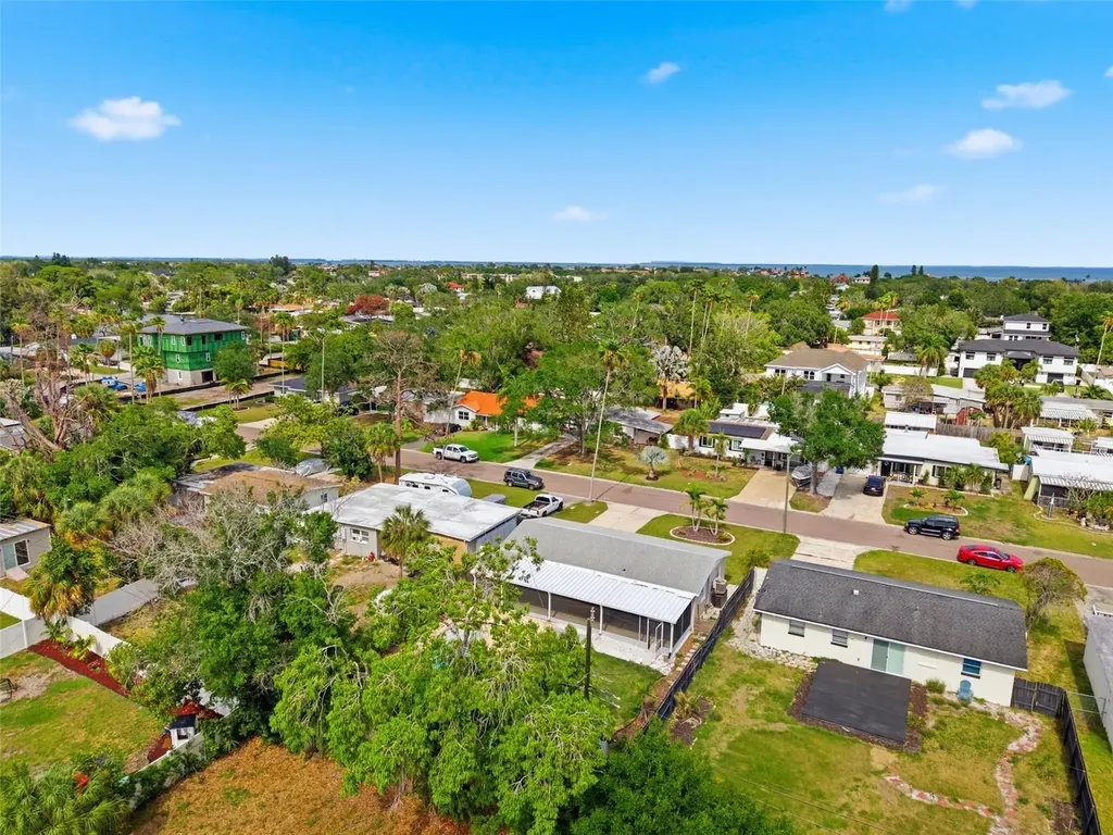 4146 Des Moines Street NE St Petersburg FL 33703