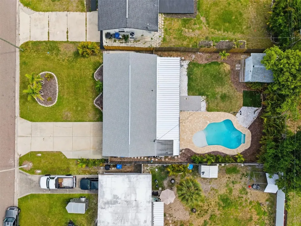 4146 Des Moines Street NE St Petersburg FL 33703