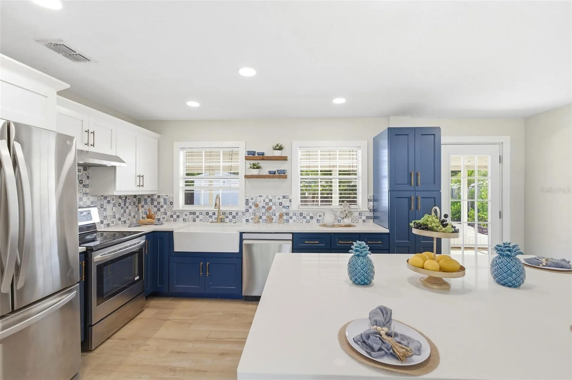 4146 Des Moines Street NE St Petersburg FL 33703
