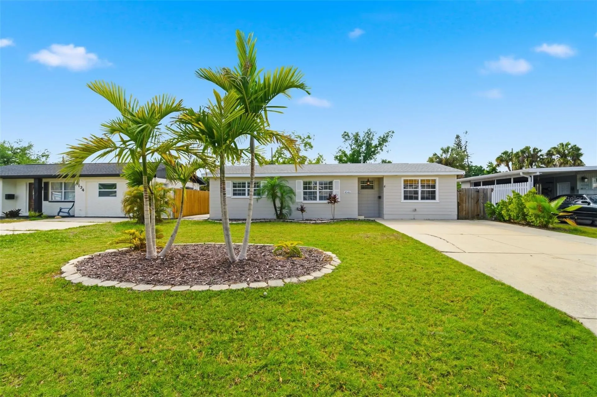 4146 Des Moines Street NE St Petersburg FL 33703