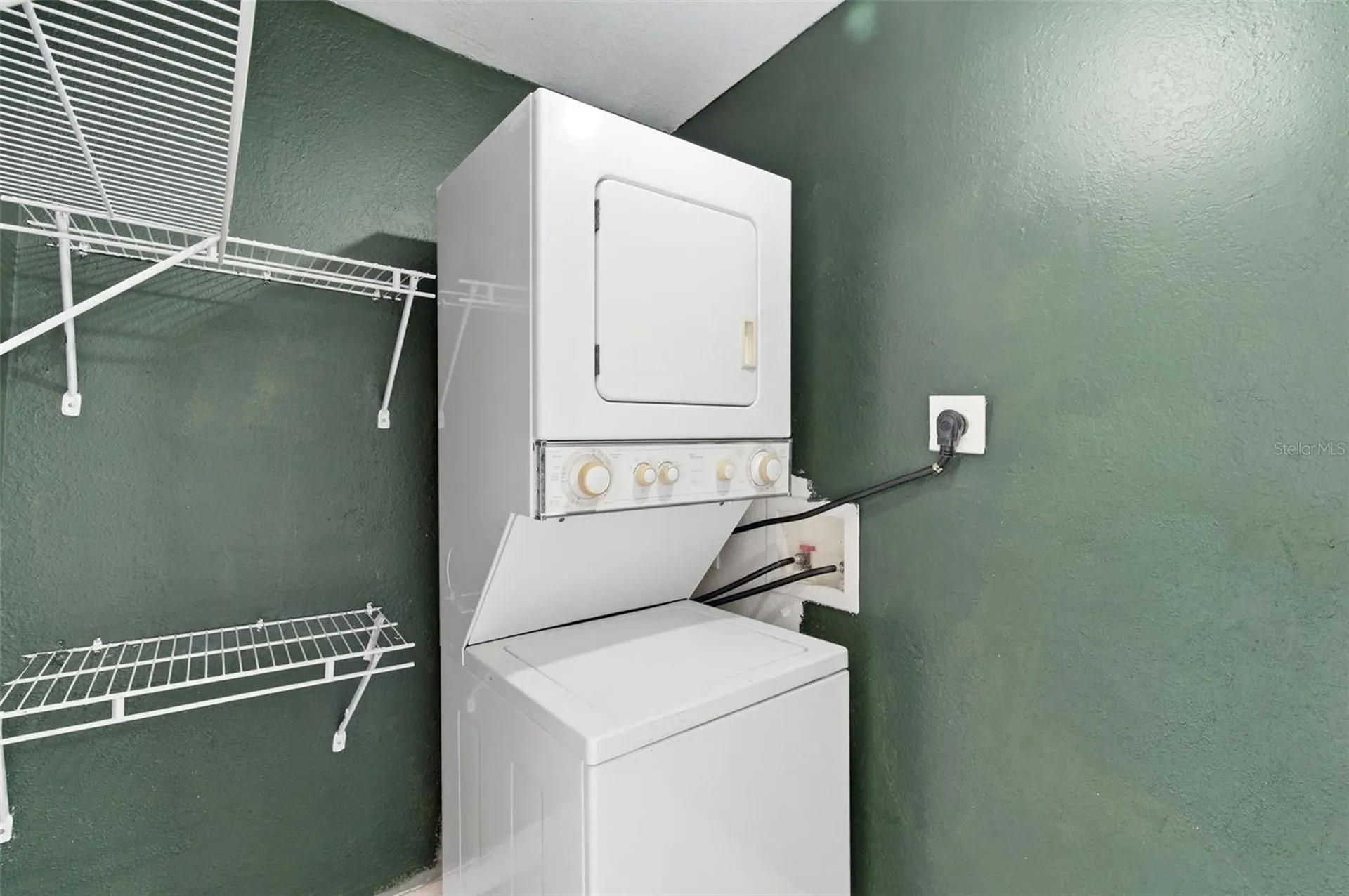 4146 Des Moines Street NE St Petersburg FL 33703