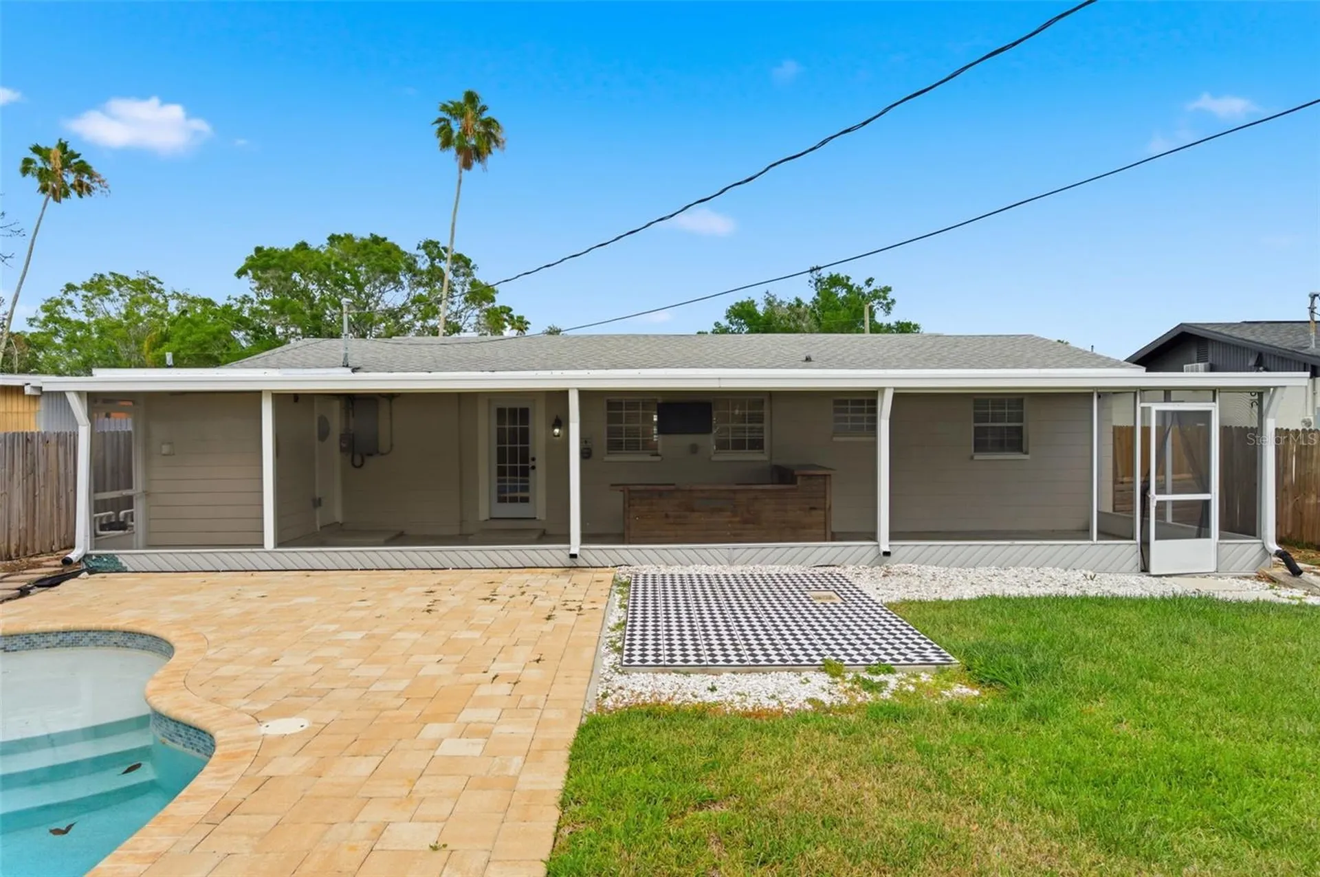 4146 Des Moines Street NE St Petersburg FL 33703