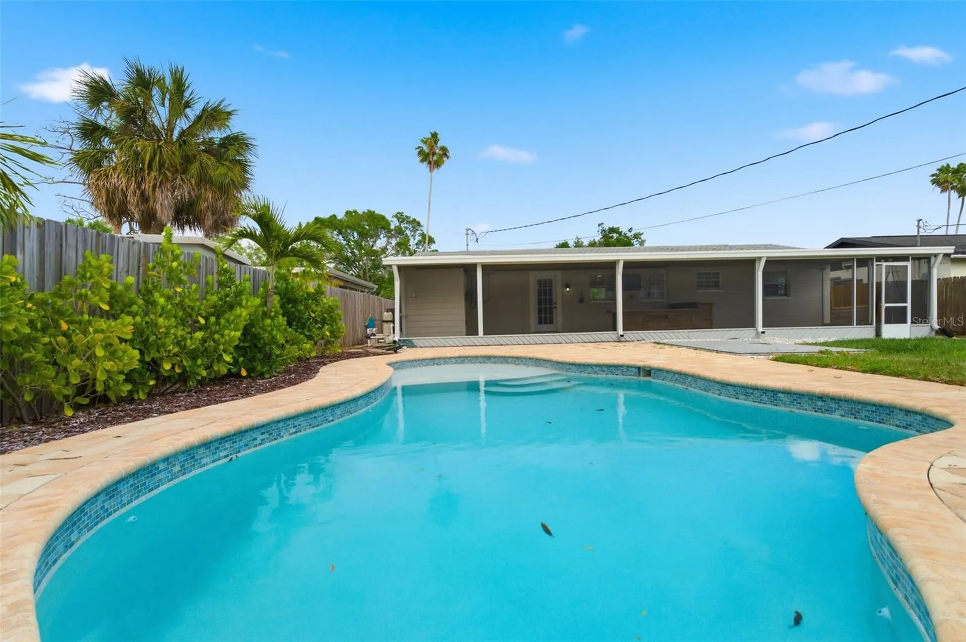 4146 Des Moines Street NE St Petersburg FL 33703