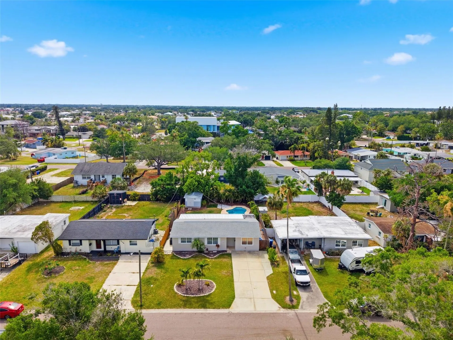 4146 Des Moines Street NE St Petersburg FL 33703