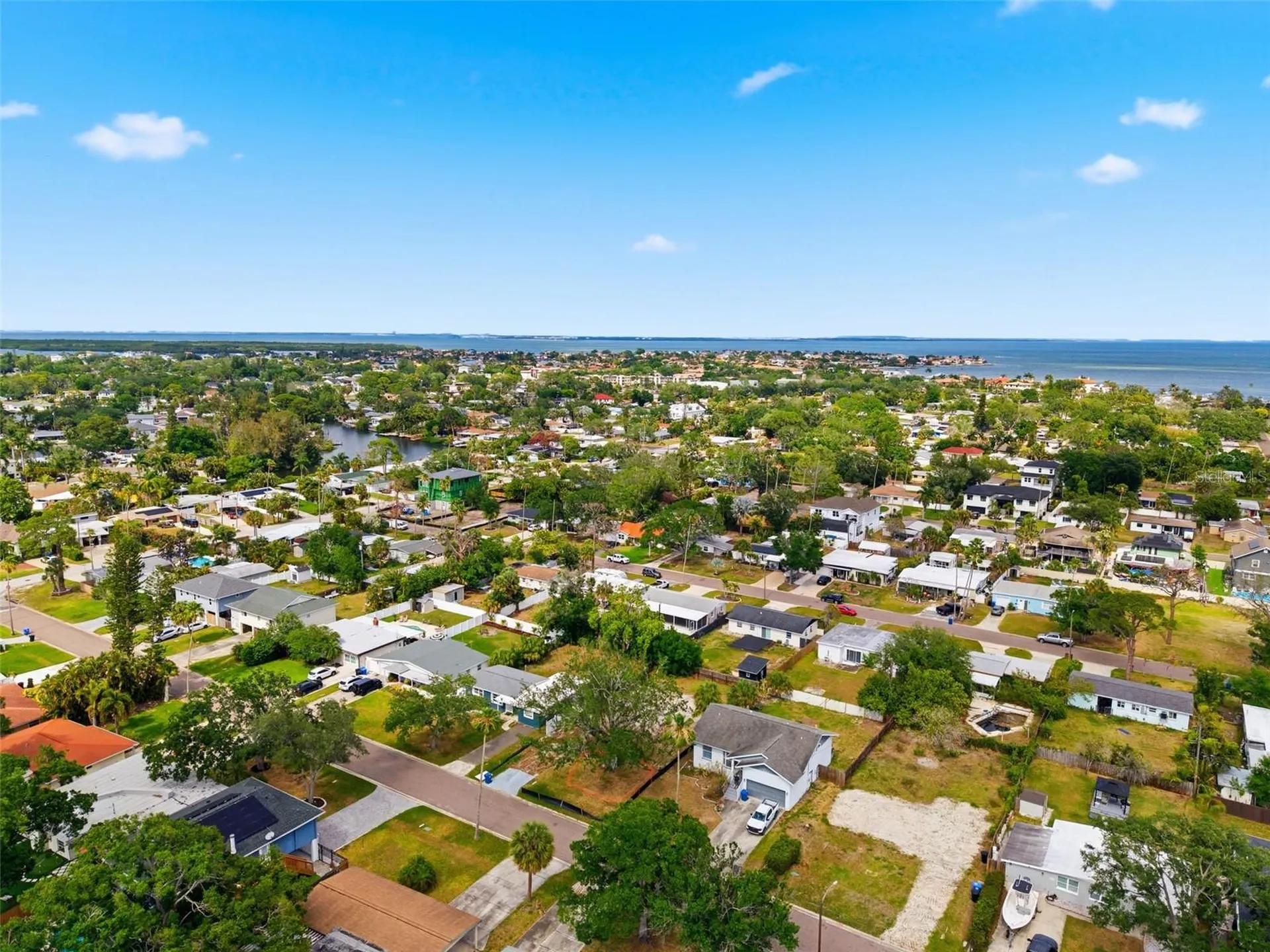 4146 Des Moines Street NE St Petersburg FL 33703