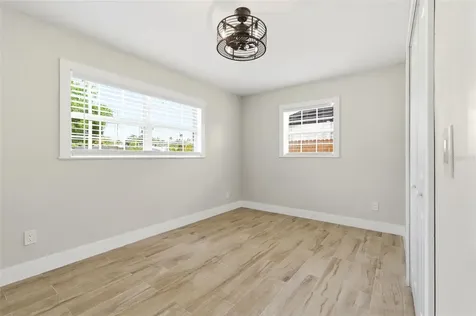 4146 Des Moines Street NE St Petersburg FL 33703
