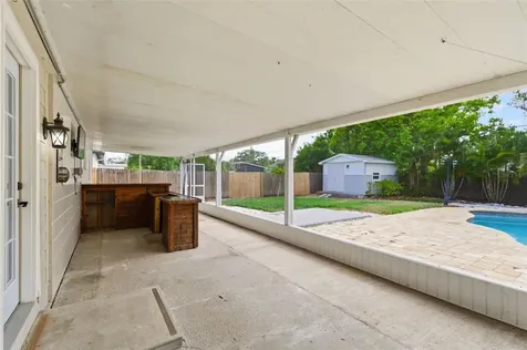 4146 Des Moines Street NE St Petersburg FL 33703