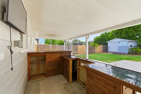 4146 Des Moines Street NE St Petersburg FL 33703