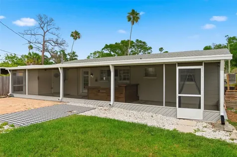 4146 Des Moines Street NE St Petersburg FL 33703