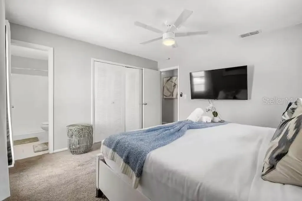 10017 86th Street Seminole FL 33777