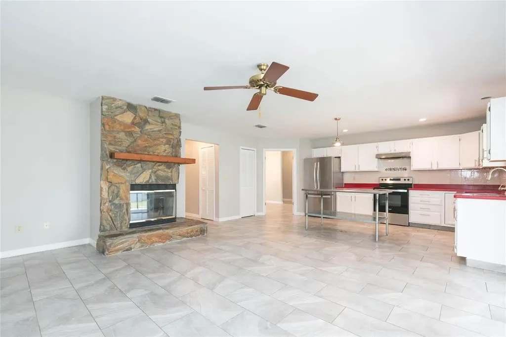 18306 Felspar Way Tampa FL 33647