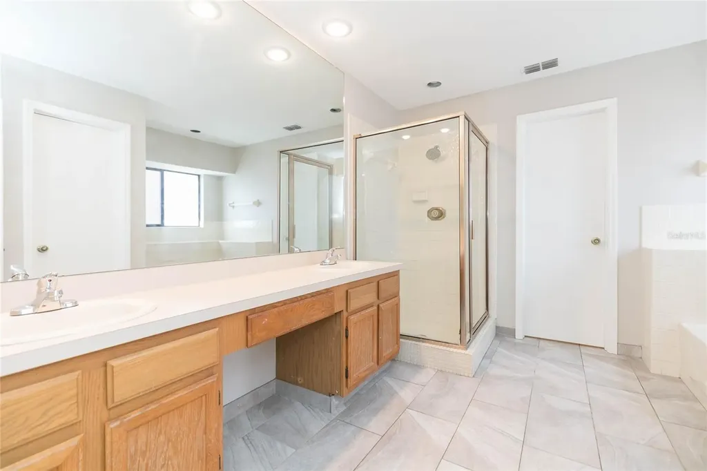 18306 Felspar Way Tampa FL 33647