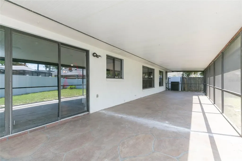 18306 Felspar Way Tampa FL 33647