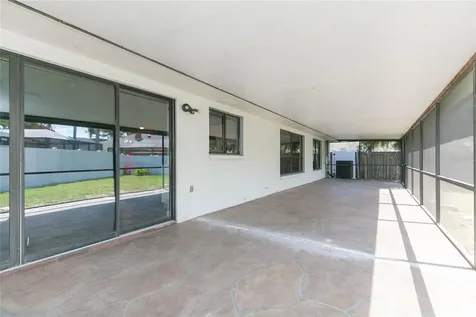 18306 Felspar Way Tampa FL 33647