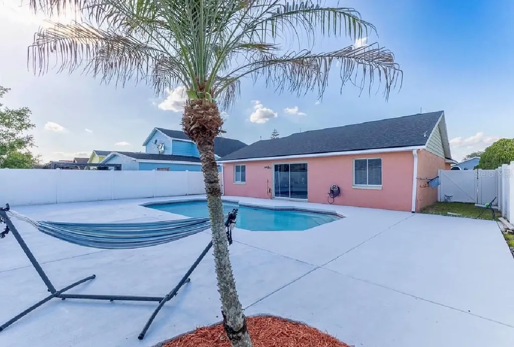 252 Hidden Springs Circle Kissimmee FL 34743