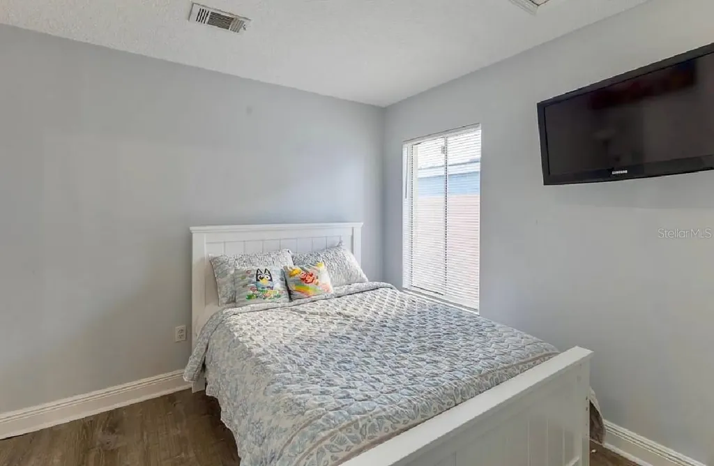 252 Hidden Springs Circle Kissimmee FL 34743