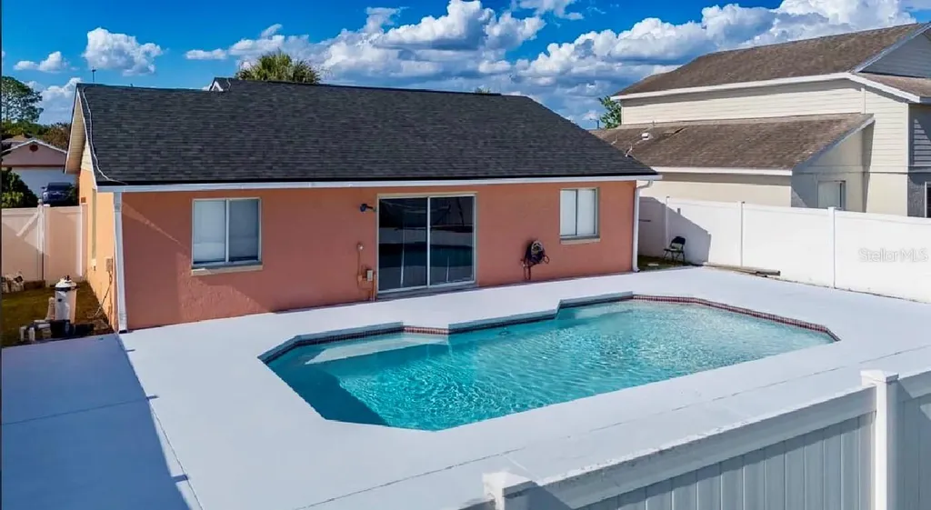 252 Hidden Springs Circle Kissimmee FL 34743