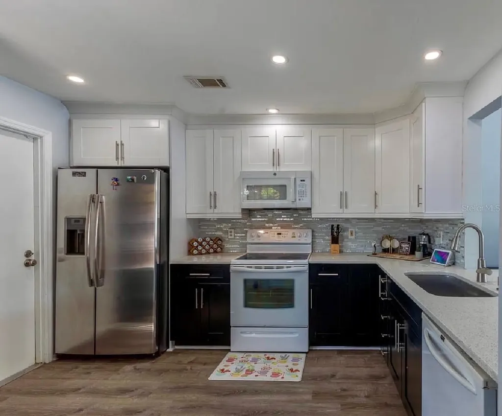 252 Hidden Springs Circle Kissimmee FL 34743