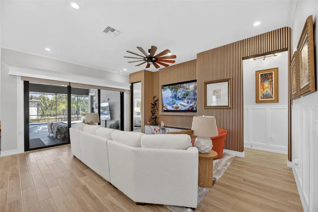 1075 Seagrape Drive Ruskin FL 33570