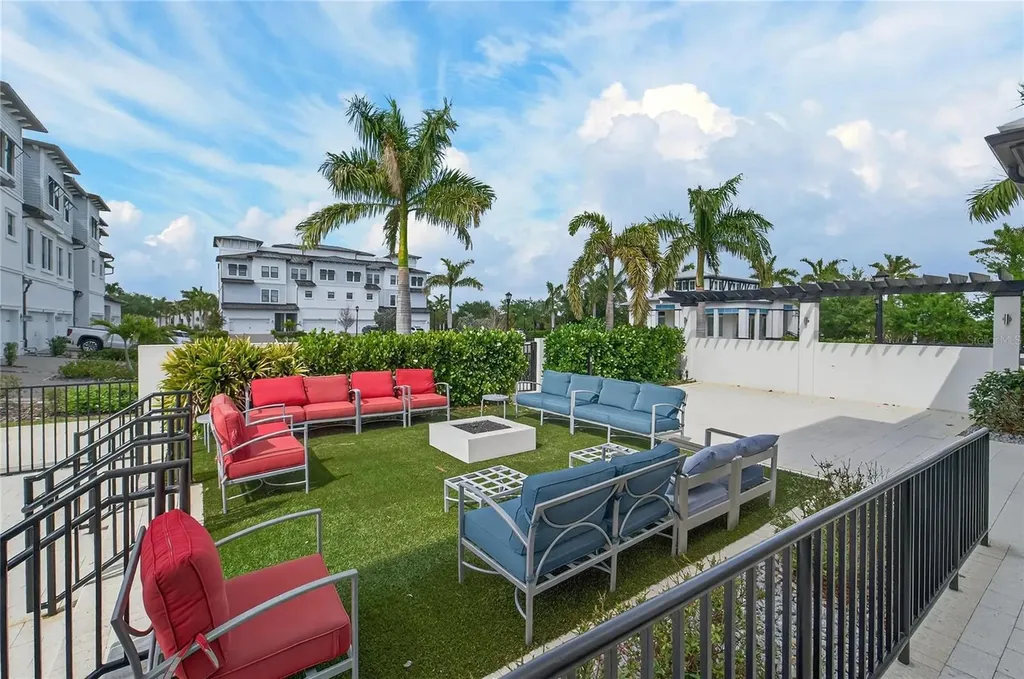 1075 Seagrape Drive Ruskin FL 33570