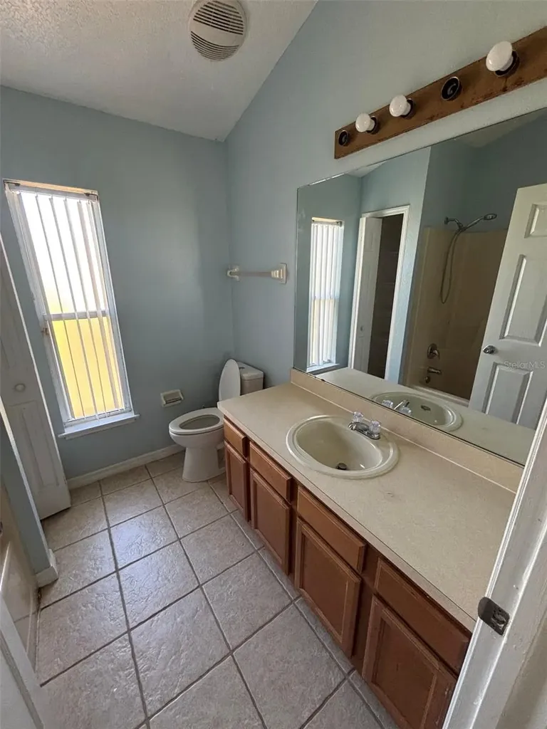 1001 Eiffel Lane Kissimmee FL 34759