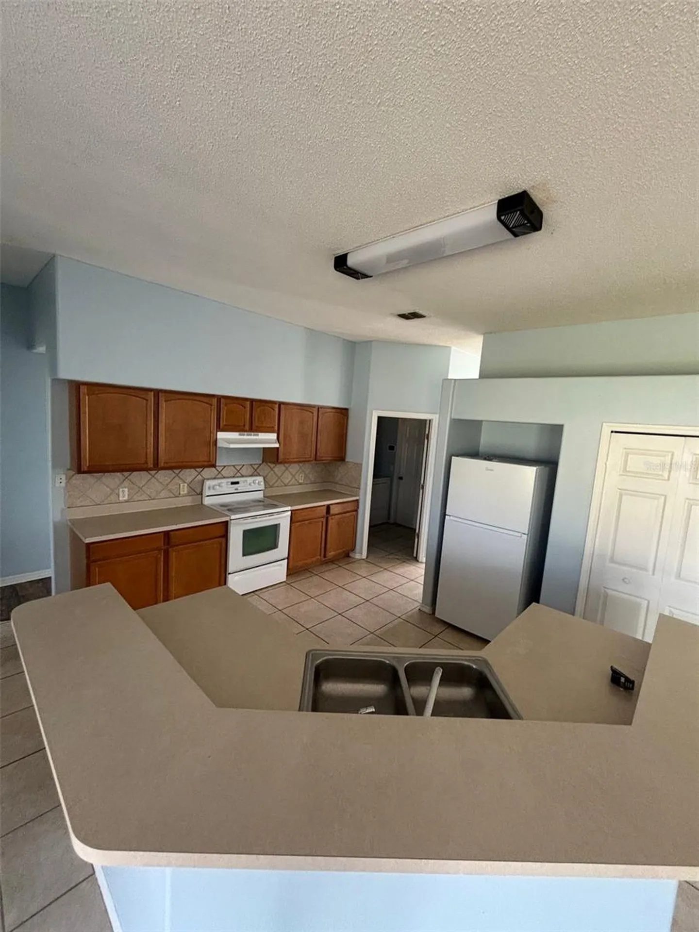 1001 Eiffel Lane Kissimmee FL 34759