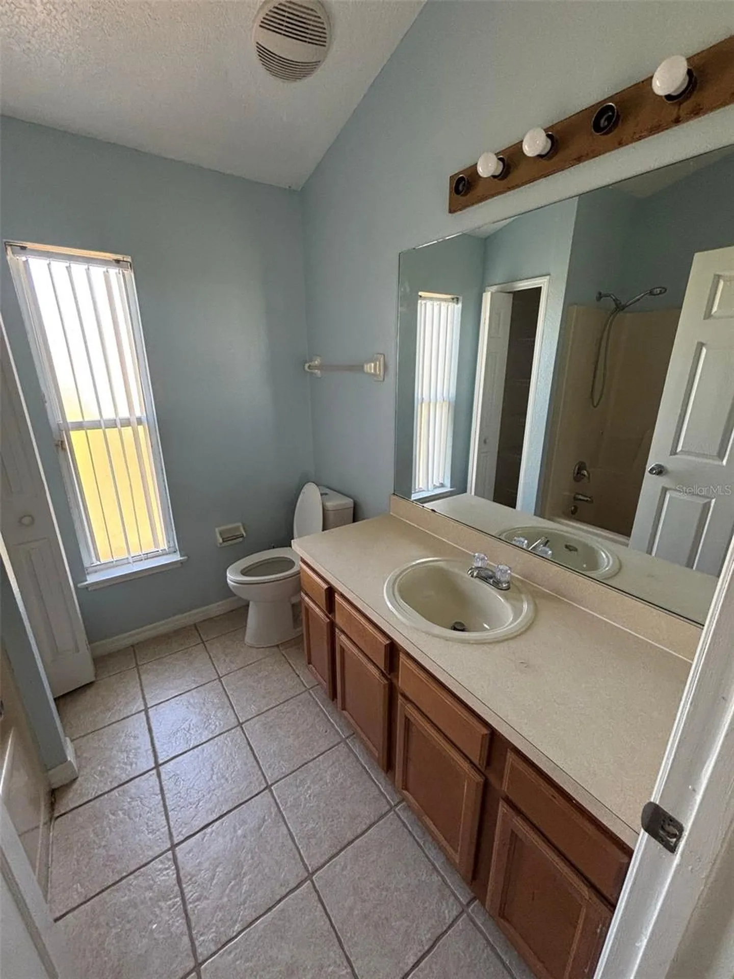 1001 Eiffel Lane Kissimmee FL 34759
