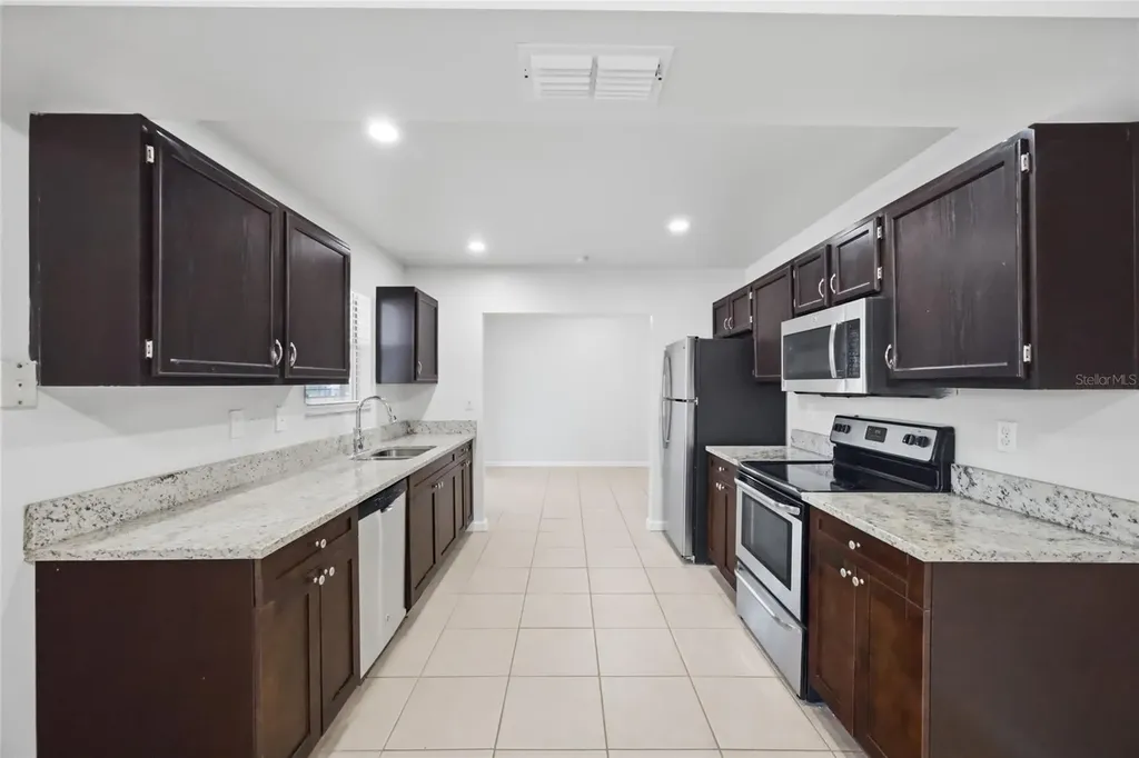 1441 Monte Lake Drive Valrico FL 33596