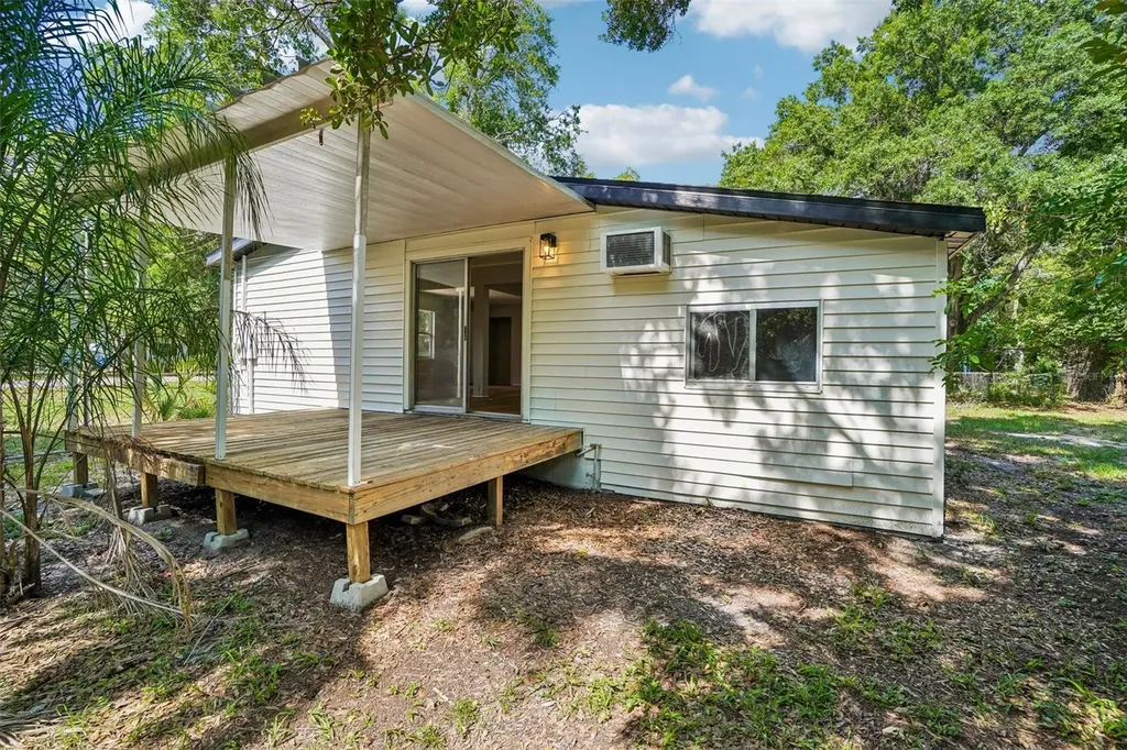 620 2nd Street Polk City FL 33868