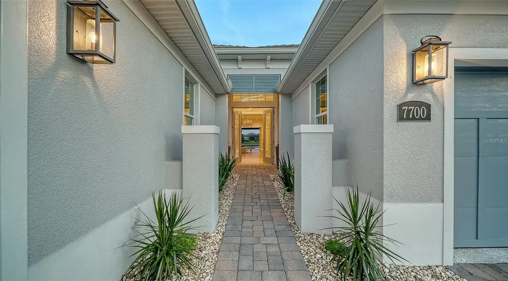 7700 Sandhill Lake Drive Sarasota FL 34241