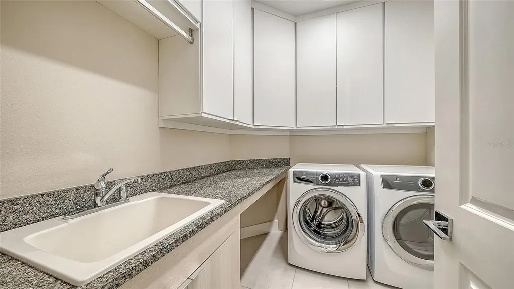 7700 Sandhill Lake Drive Sarasota FL 34241