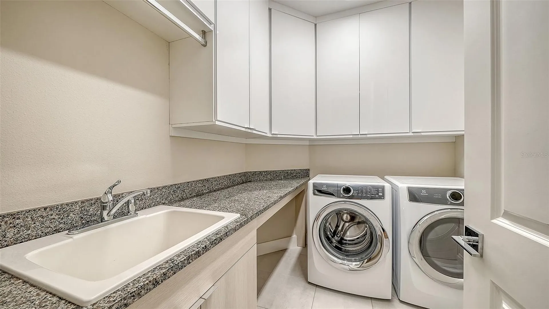 7700 Sandhill Lake Drive Sarasota FL 34241