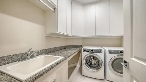 7700 Sandhill Lake Drive Sarasota FL 34241