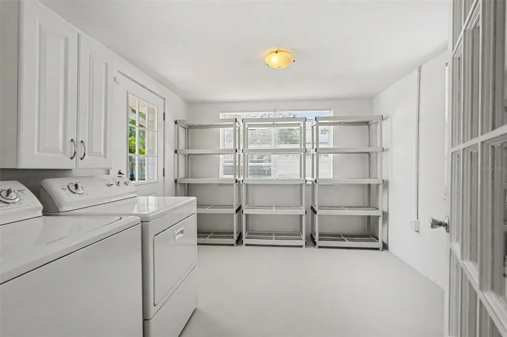 4704 W Lawn Avenue Tampa FL 33611