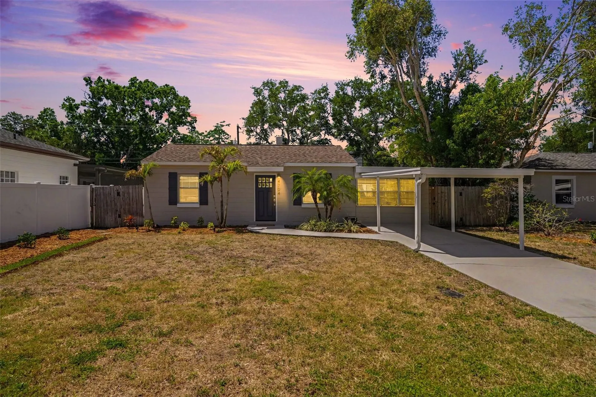 4704 W Lawn Avenue Tampa FL 33611