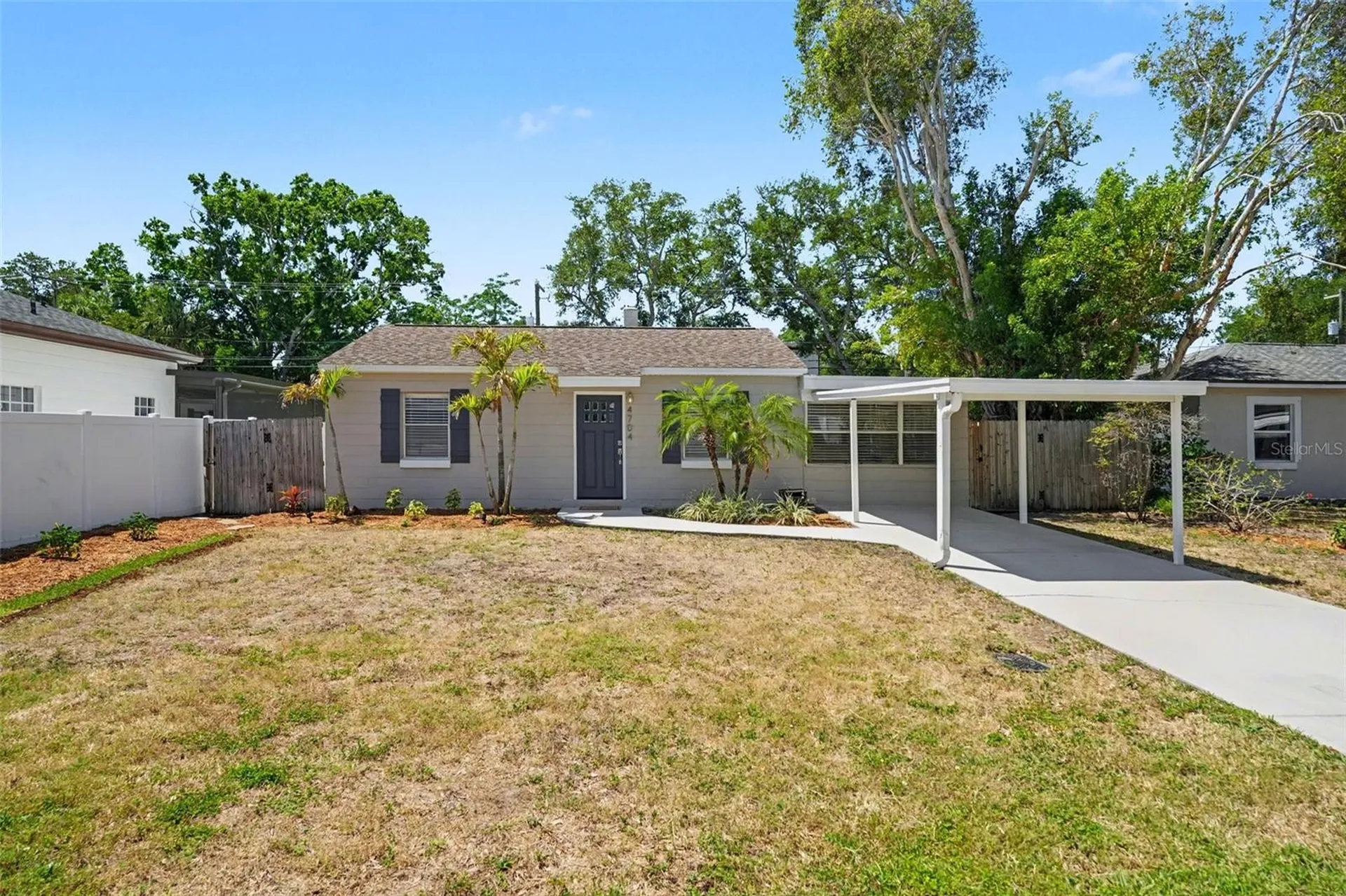 4704 W Lawn Avenue Tampa FL 33611