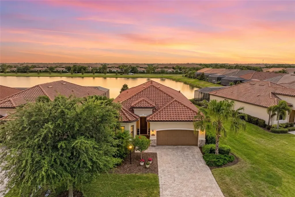 17456 Hickok Belt Loop Lakewood Ranch FL 34211