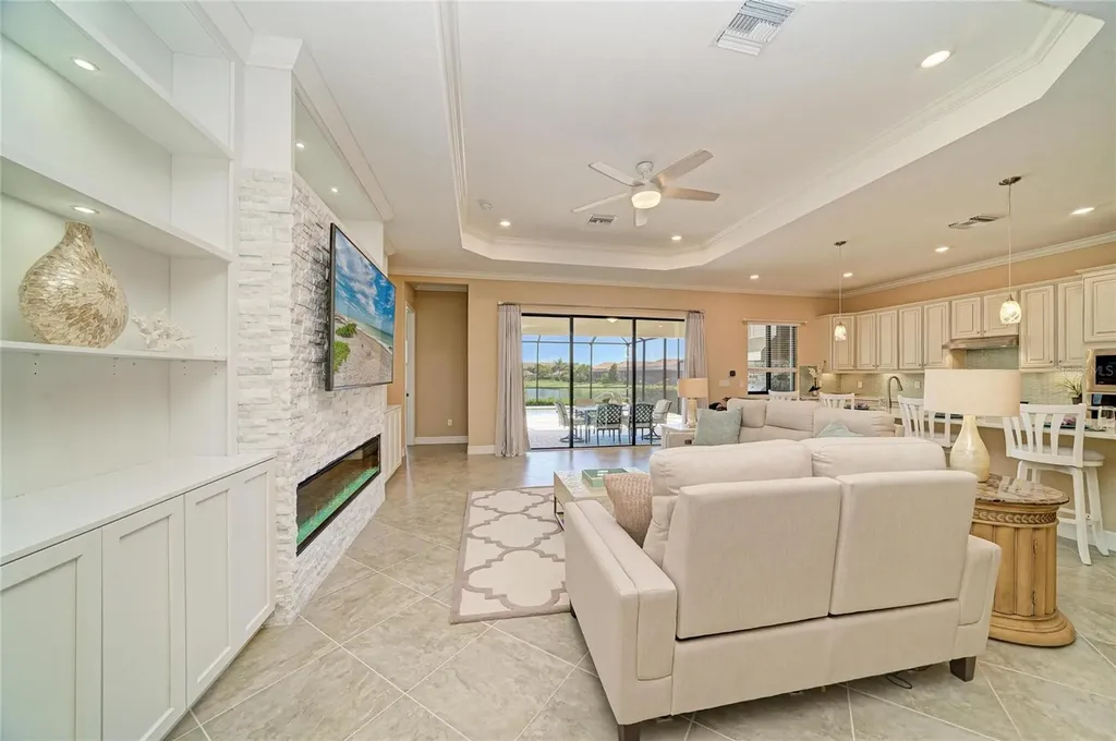 17456 Hickok Belt Loop Lakewood Ranch FL 34211