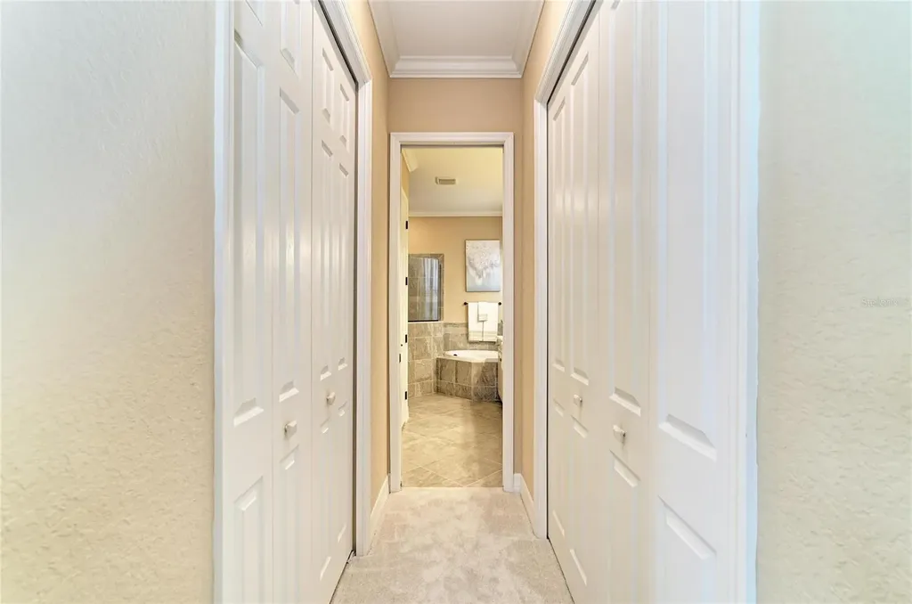 17456 Hickok Belt Loop Lakewood Ranch FL 34211