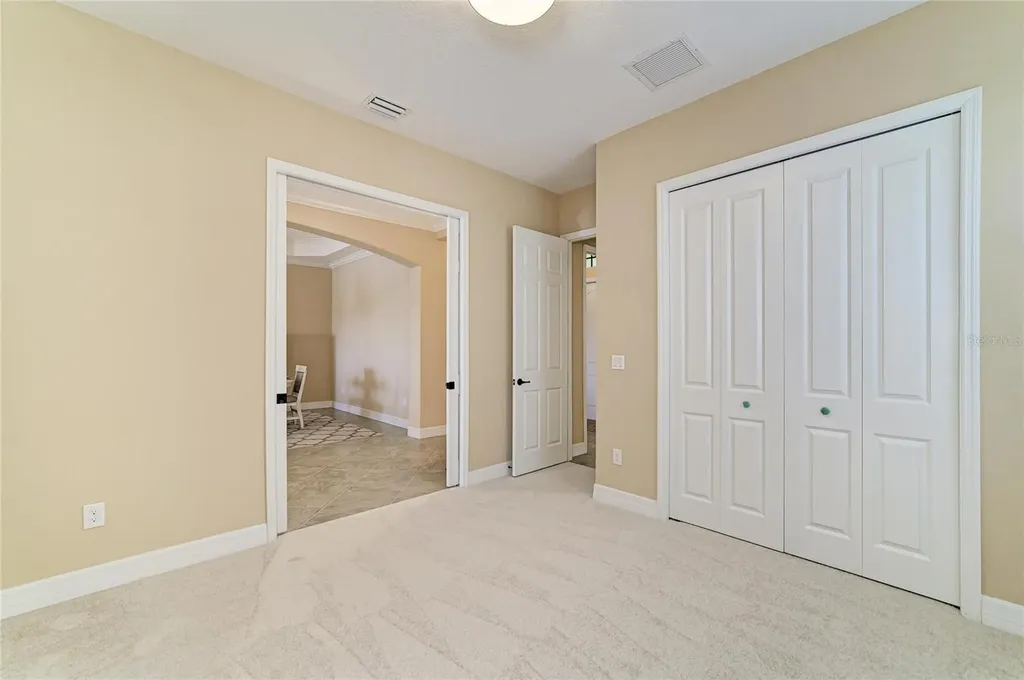 17456 Hickok Belt Loop Lakewood Ranch FL 34211