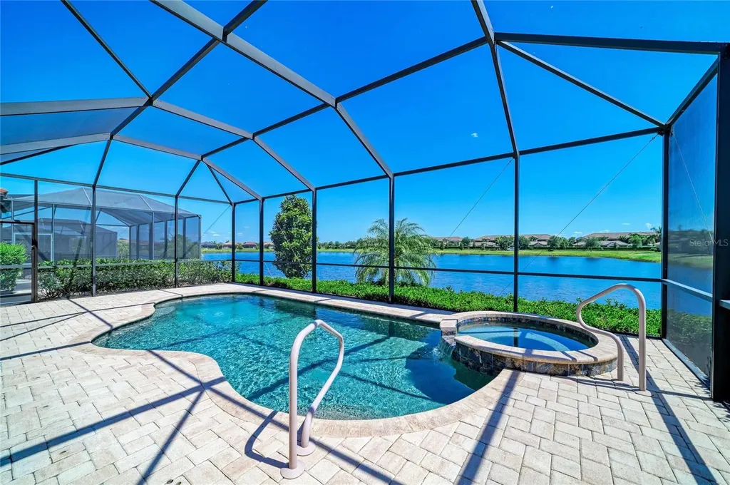 17456 Hickok Belt Loop Lakewood Ranch FL 34211