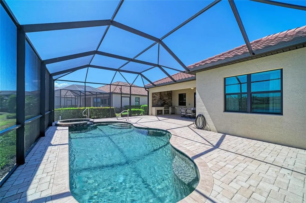 17456 Hickok Belt Loop Lakewood Ranch FL 34211