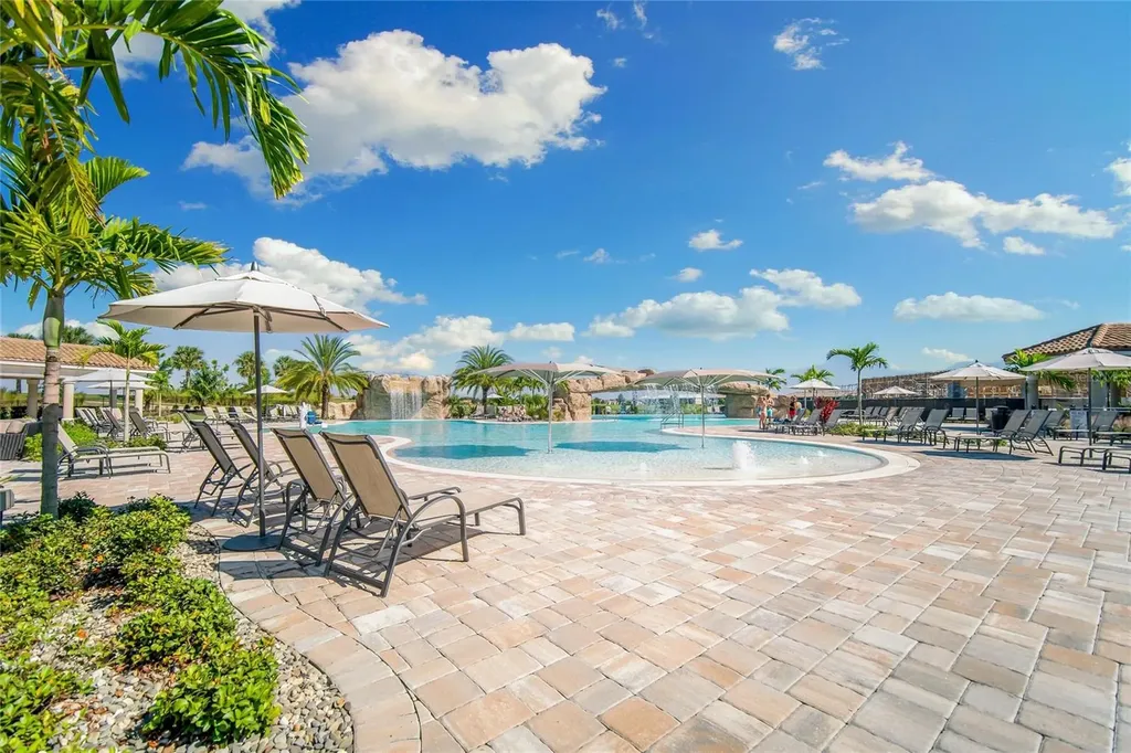 17456 Hickok Belt Loop Lakewood Ranch FL 34211