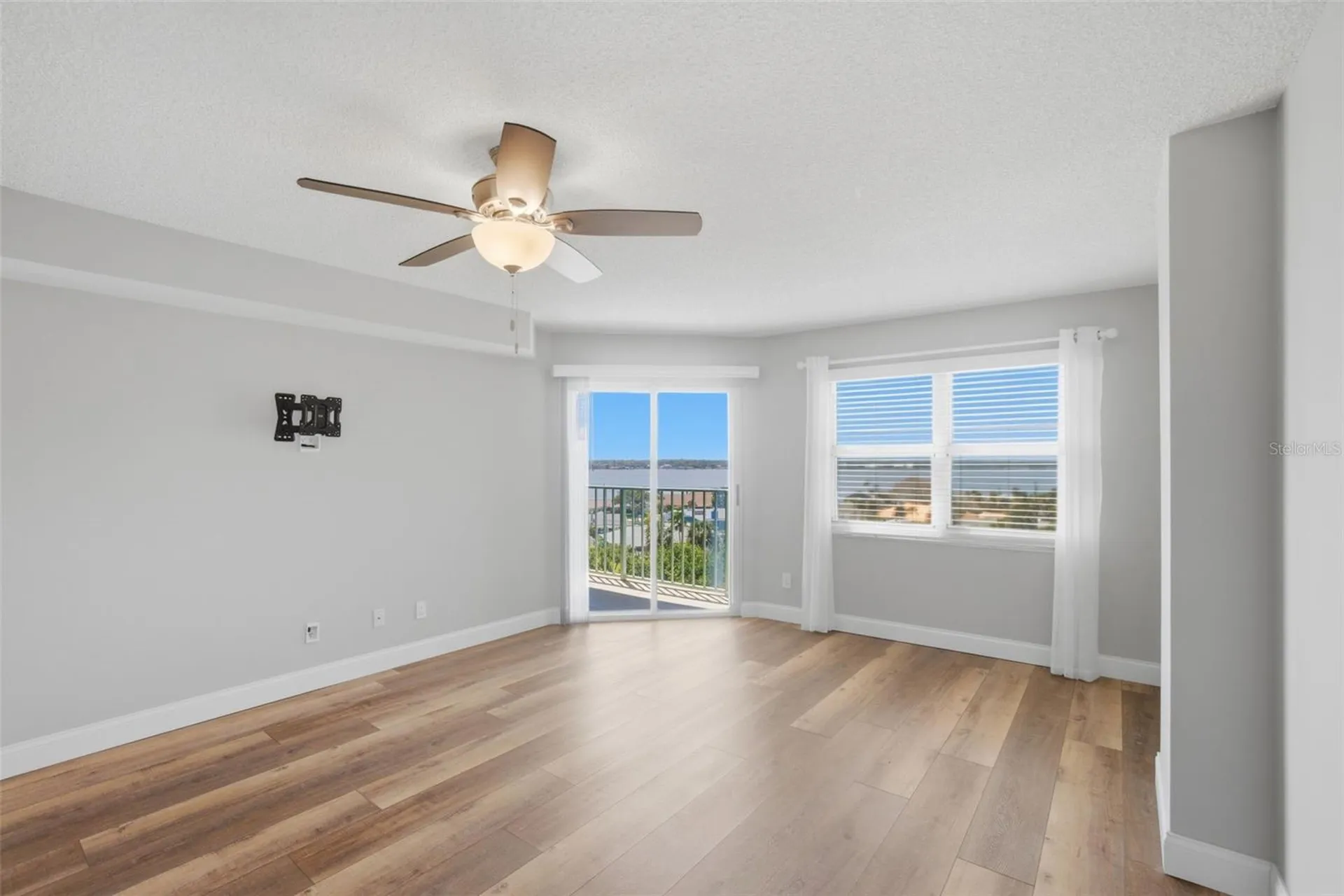 4 Oceans West Boulevard Daytona Beach Shores FL 32118