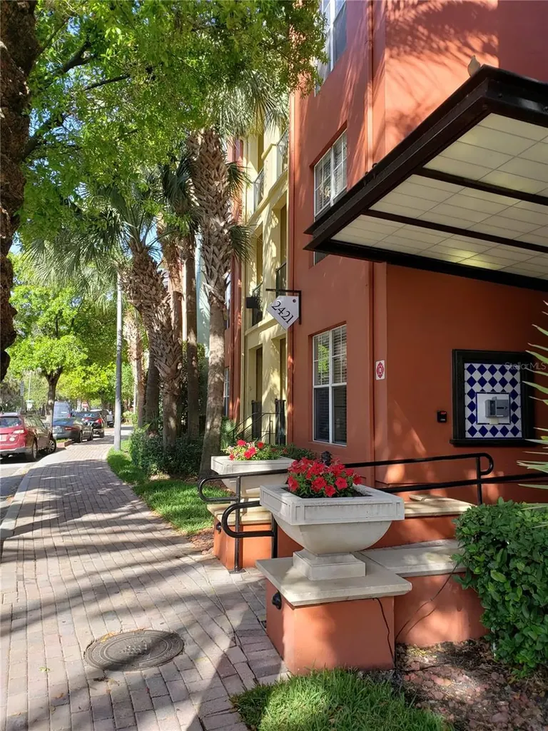 402 S Armenia Avenue Tampa FL 33609